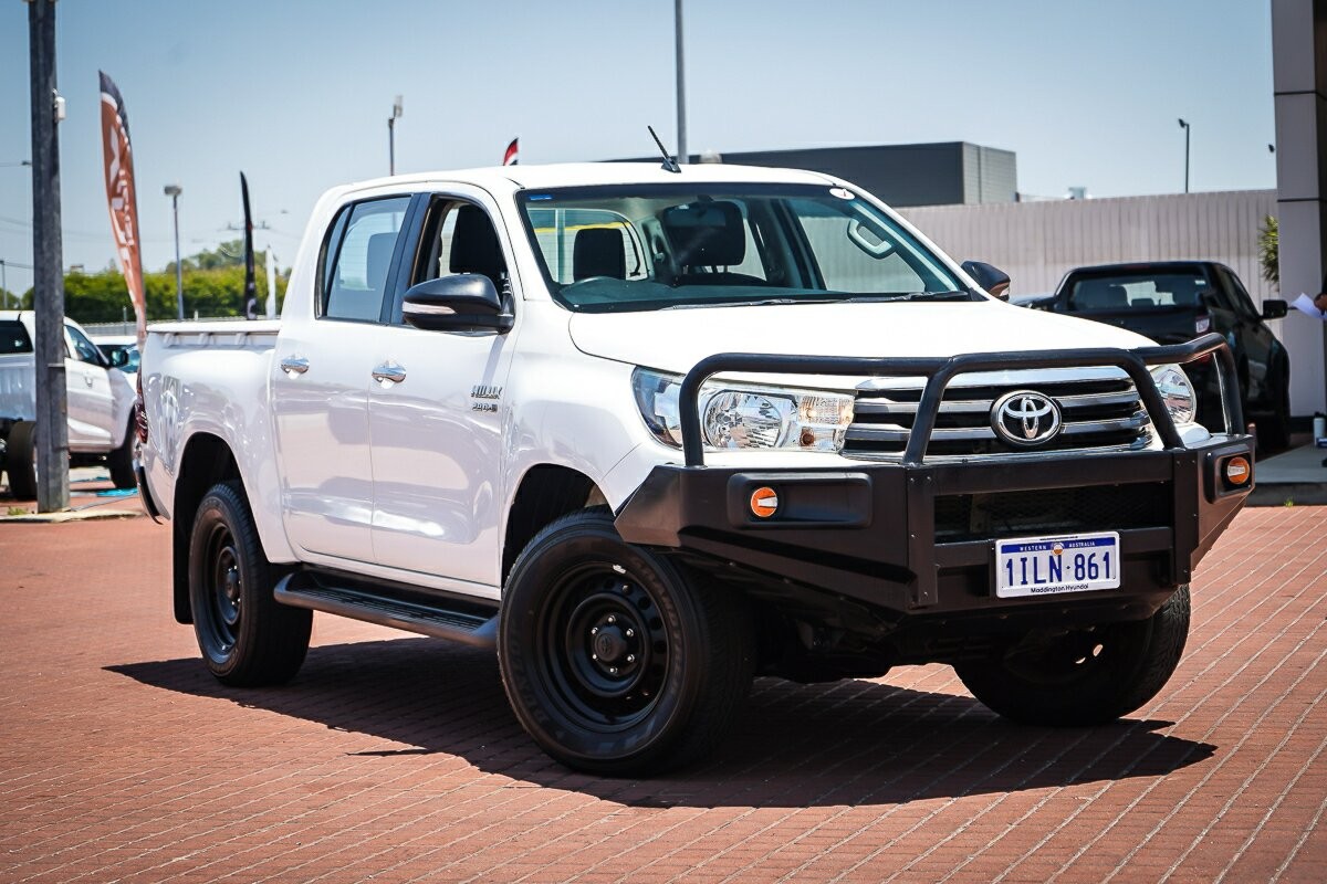 Toyota Hilux image 1