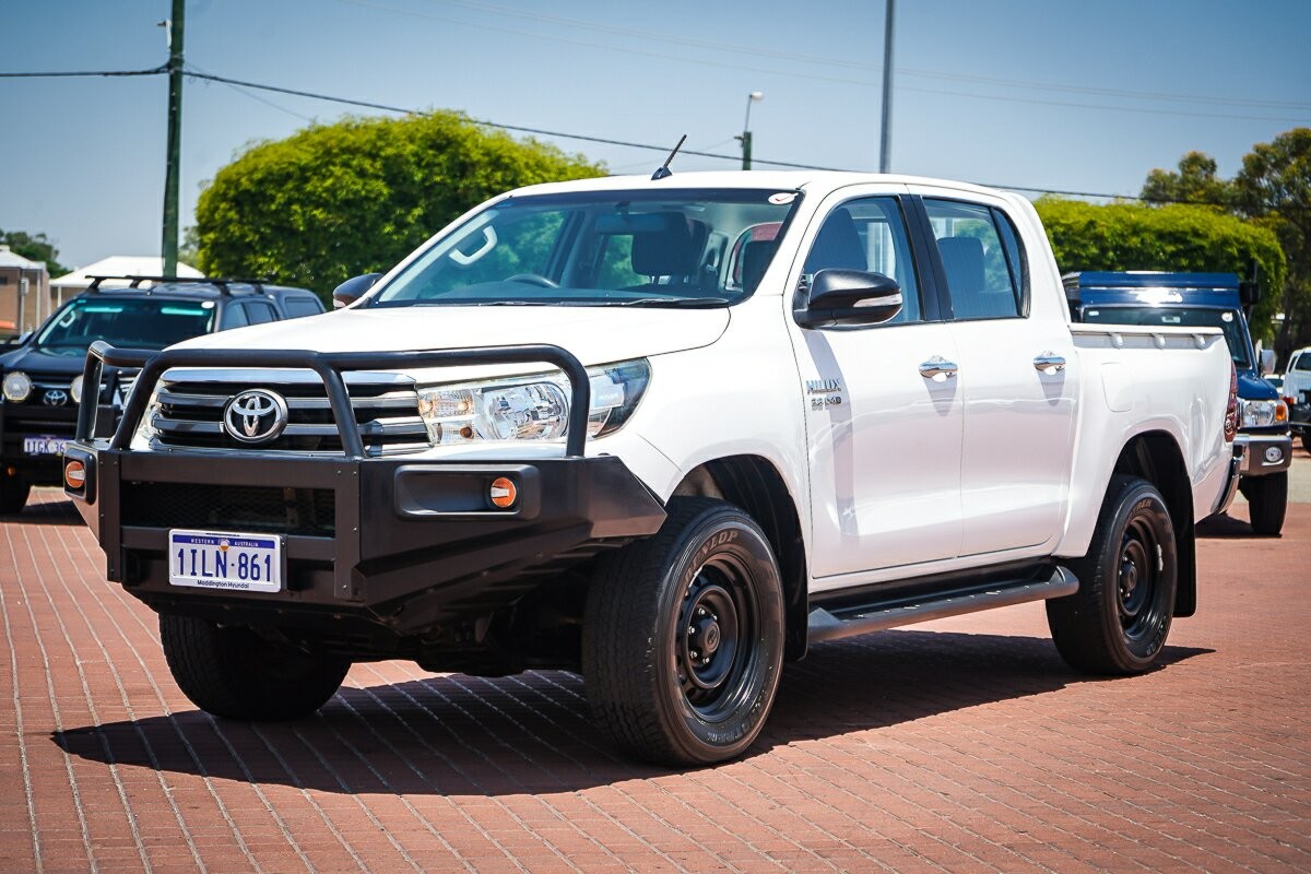 Toyota Hilux image 4