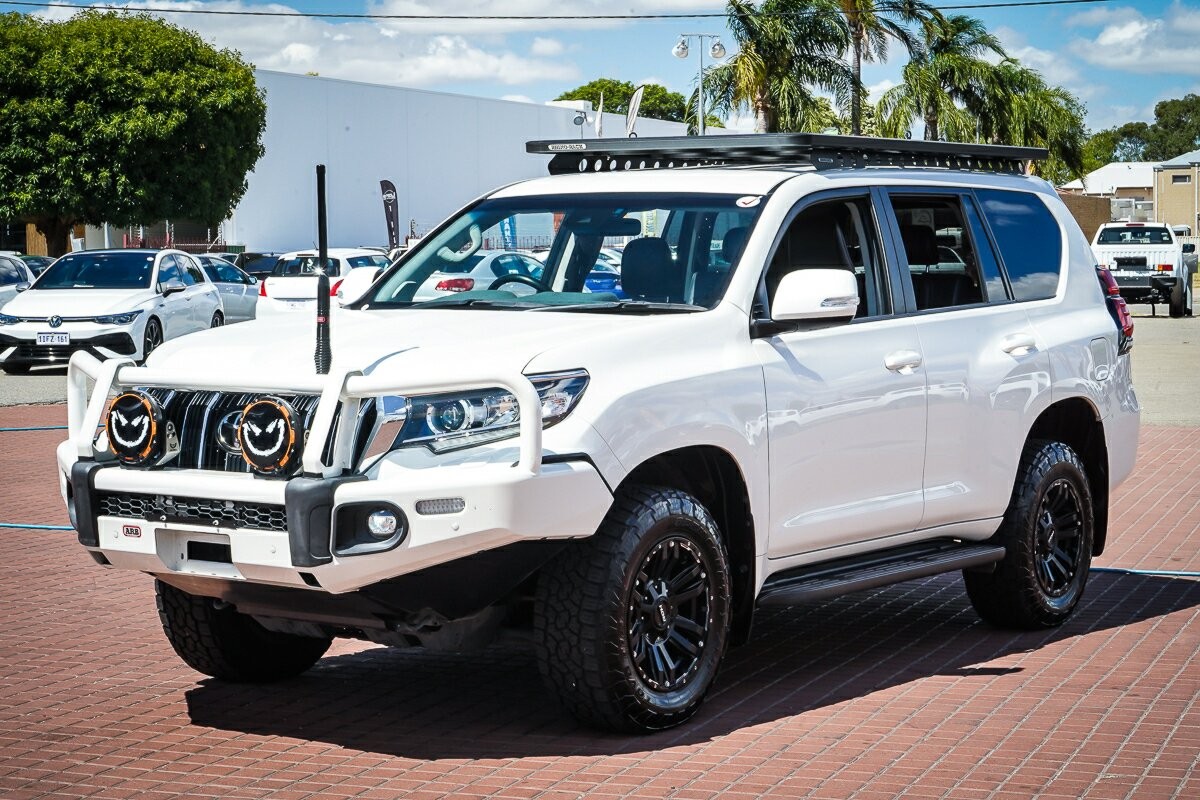 Toyota Landcruiser Prado image 4