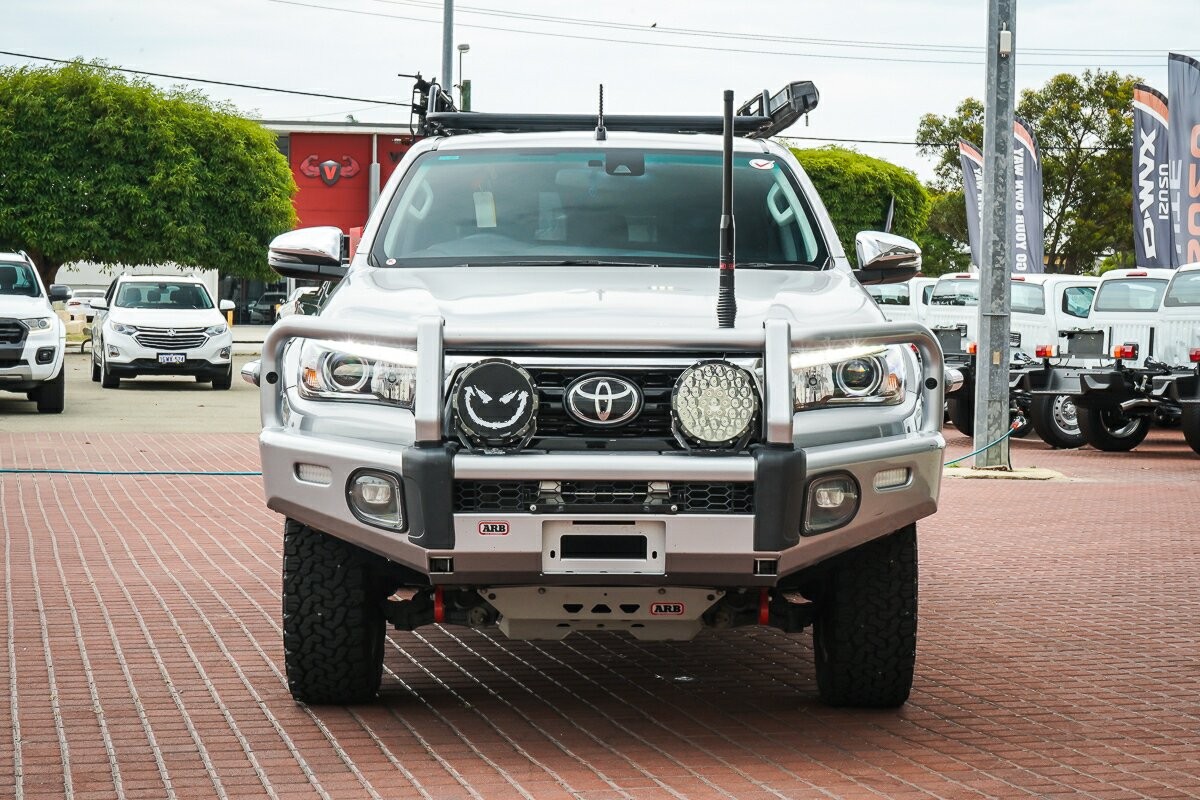 Toyota Hilux image 4