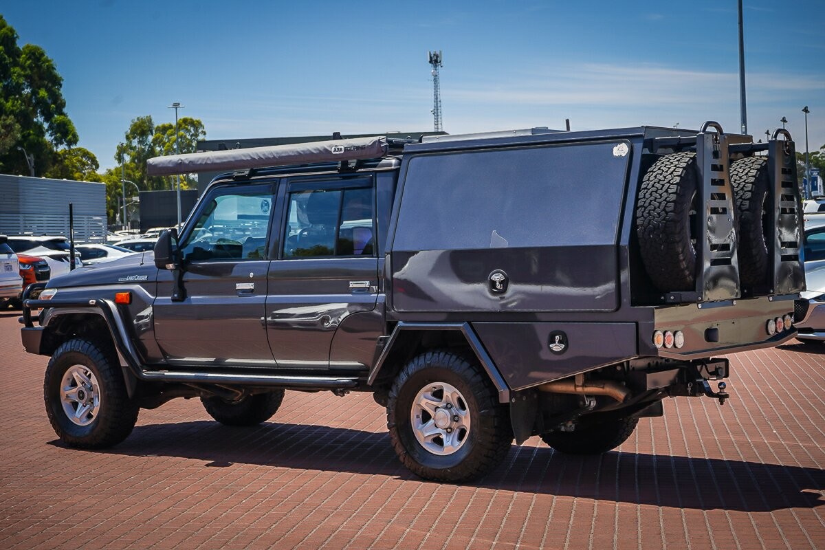 Toyota Landcruiser image 4