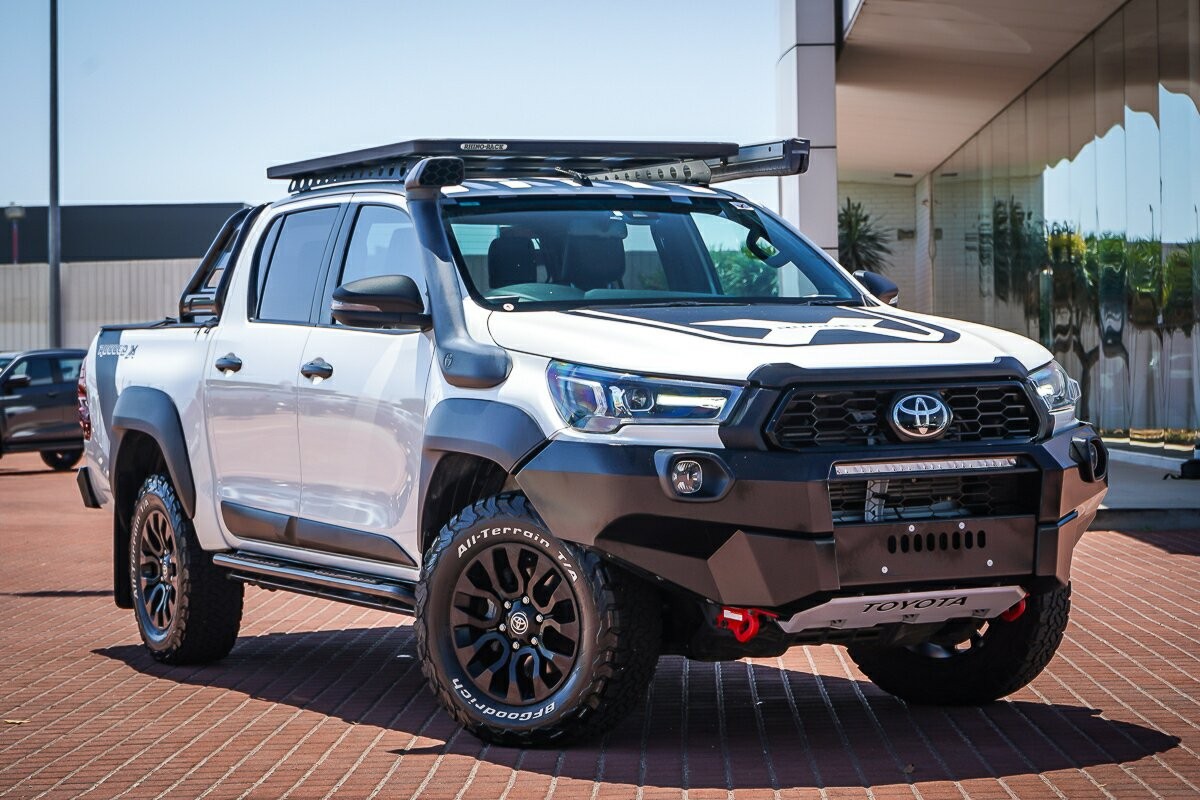 Toyota Hilux image 1