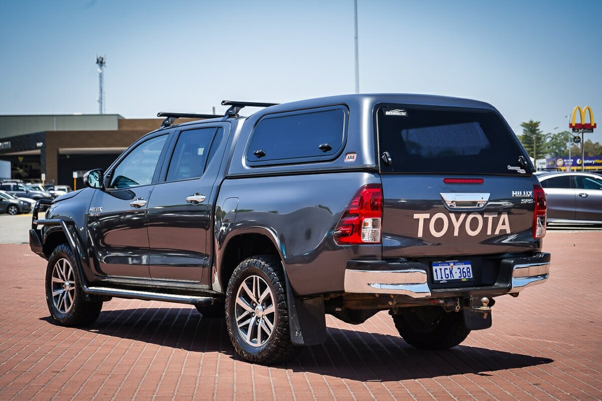 Toyota Hilux image 4