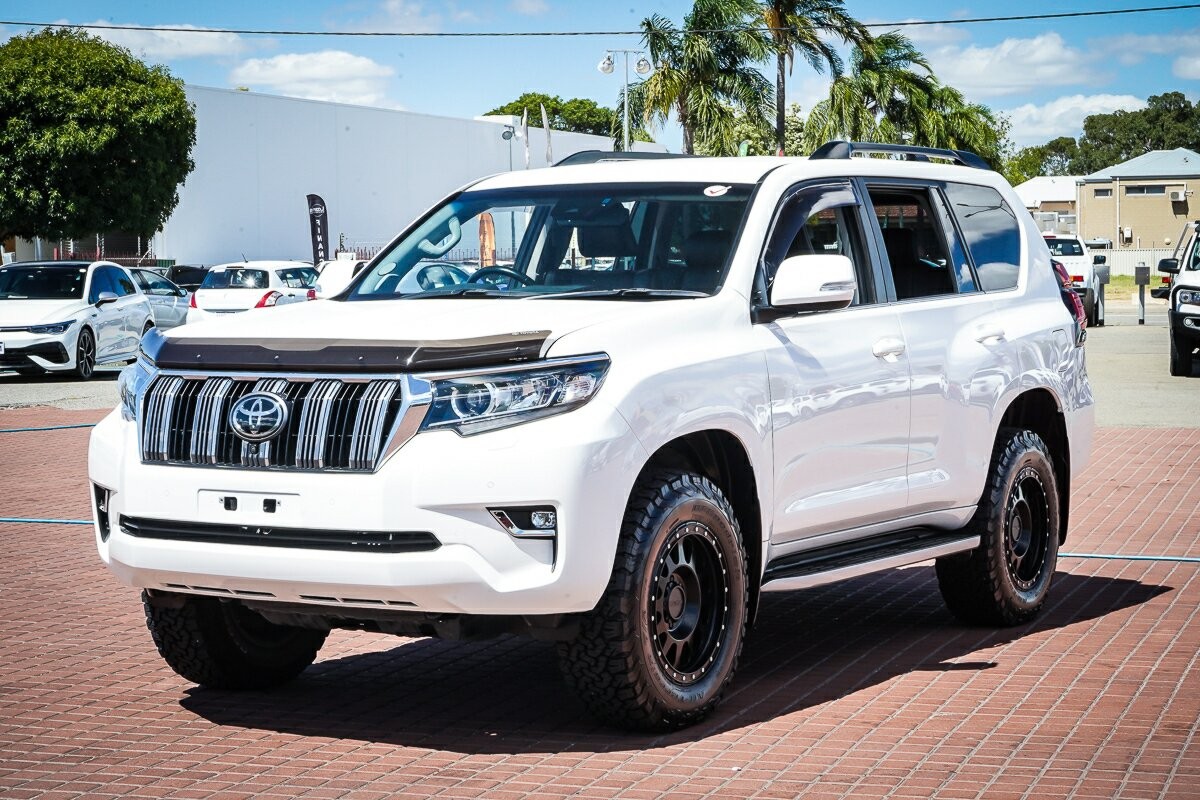 Toyota Landcruiser Prado image 4