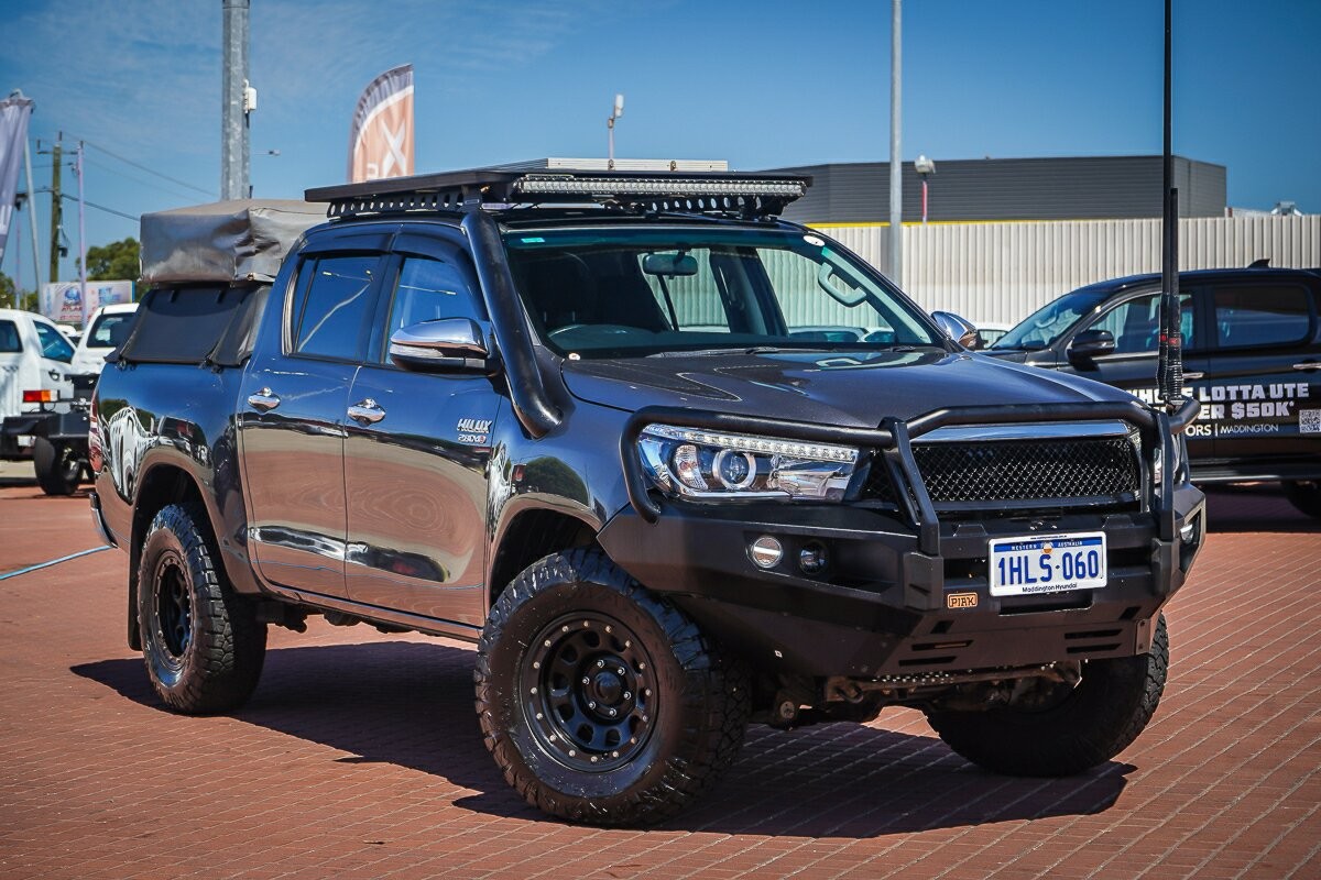 Toyota Hilux image 1