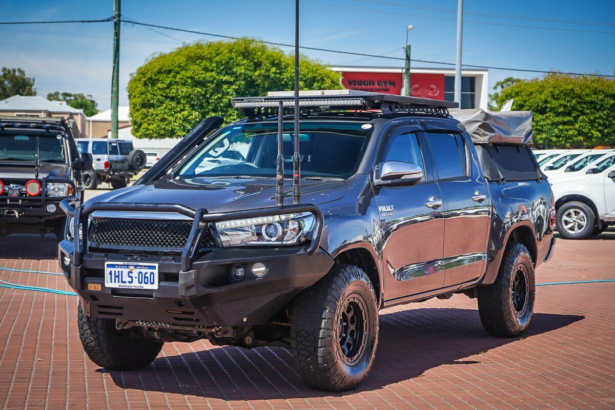 Toyota Hilux image 3