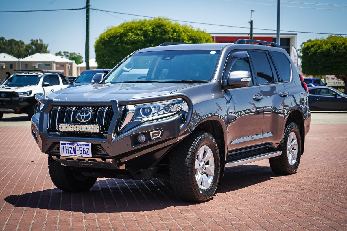 Toyota Landcruiser Prado image 4