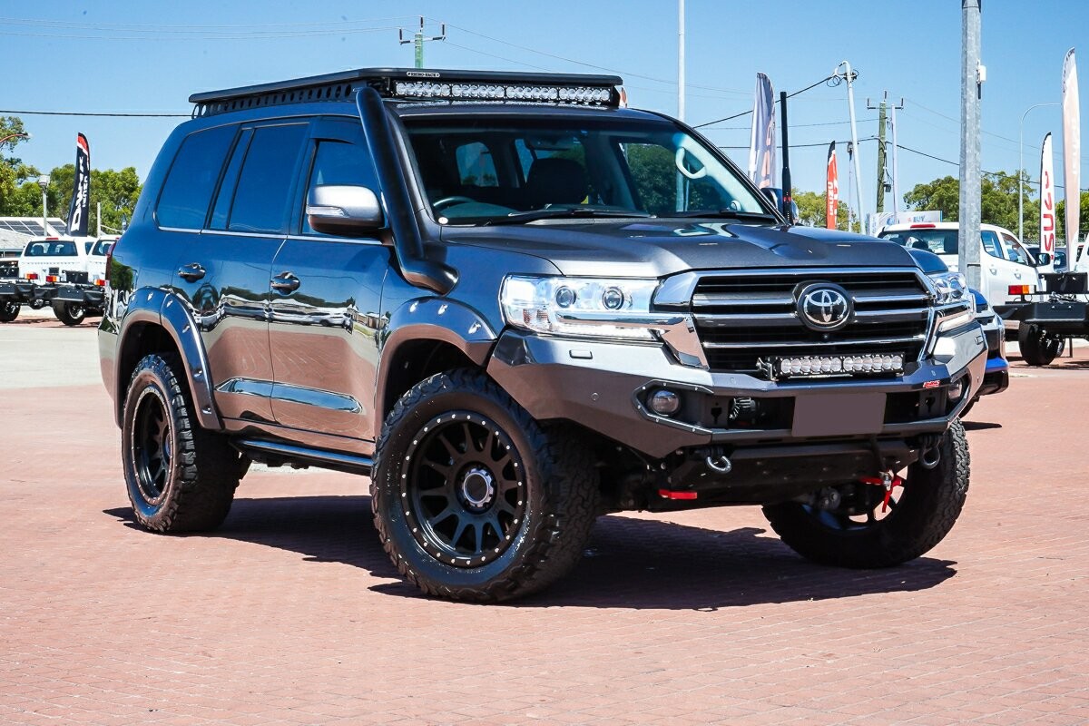 Toyota Landcruiser image 1