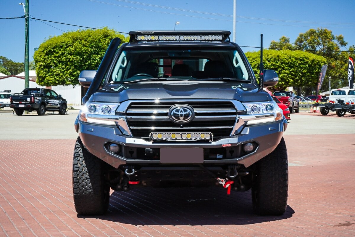 Toyota Landcruiser image 3