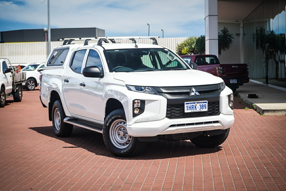 Mitsubishi Triton image 1