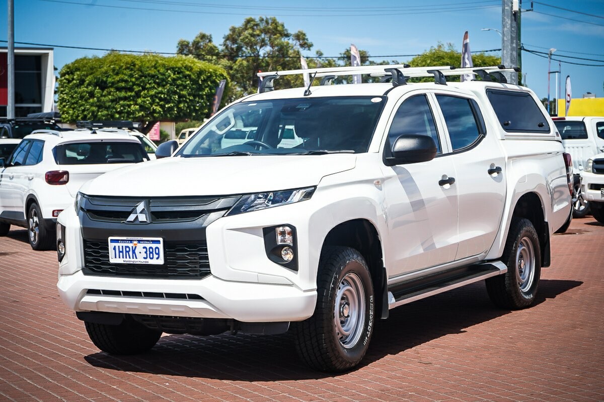 Mitsubishi Triton image 3