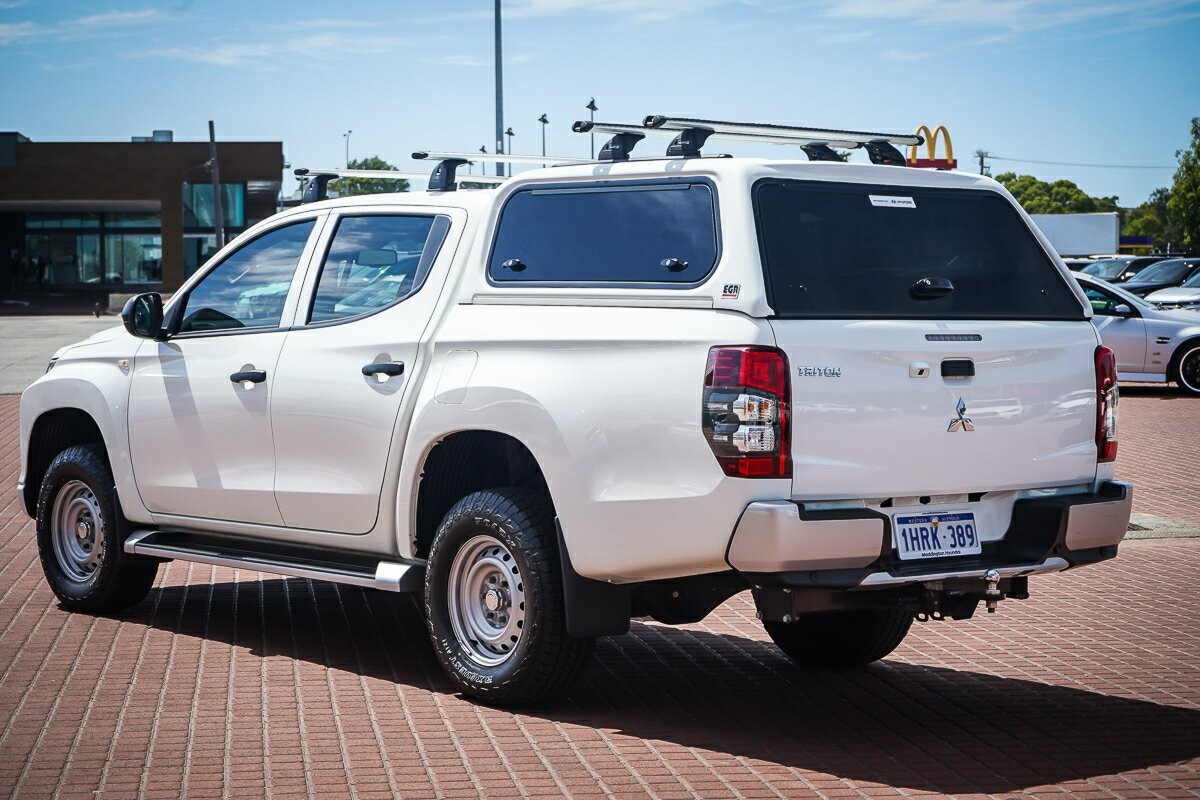 Mitsubishi Triton image 4