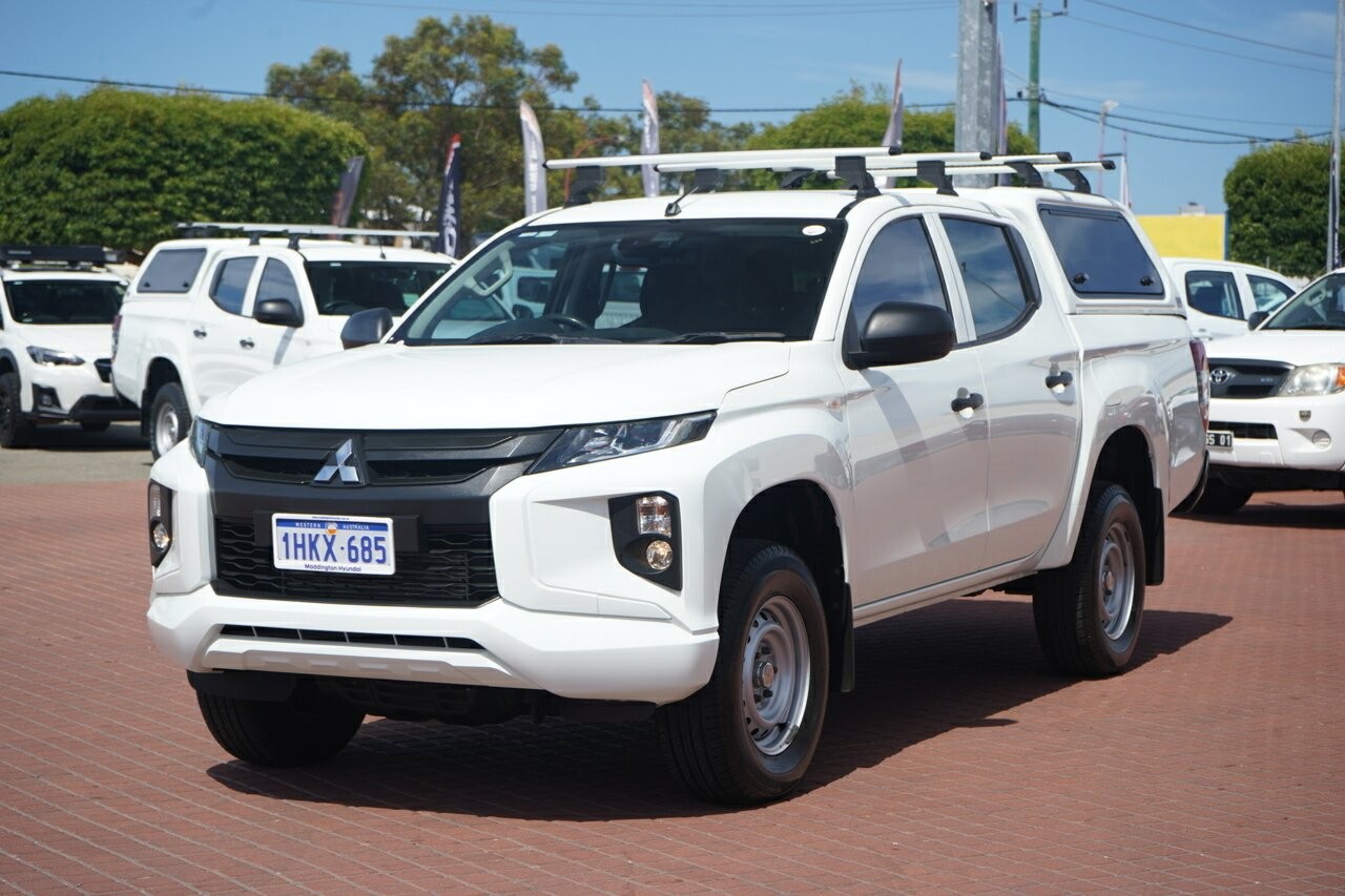 Mitsubishi Triton image 3