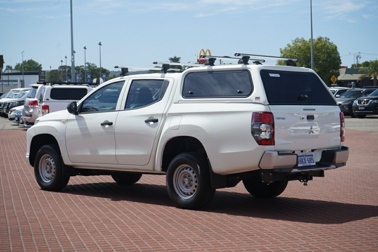 Mitsubishi Triton image 4