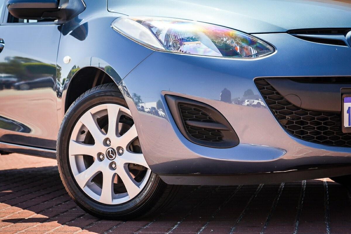 Mazda 2 image 2