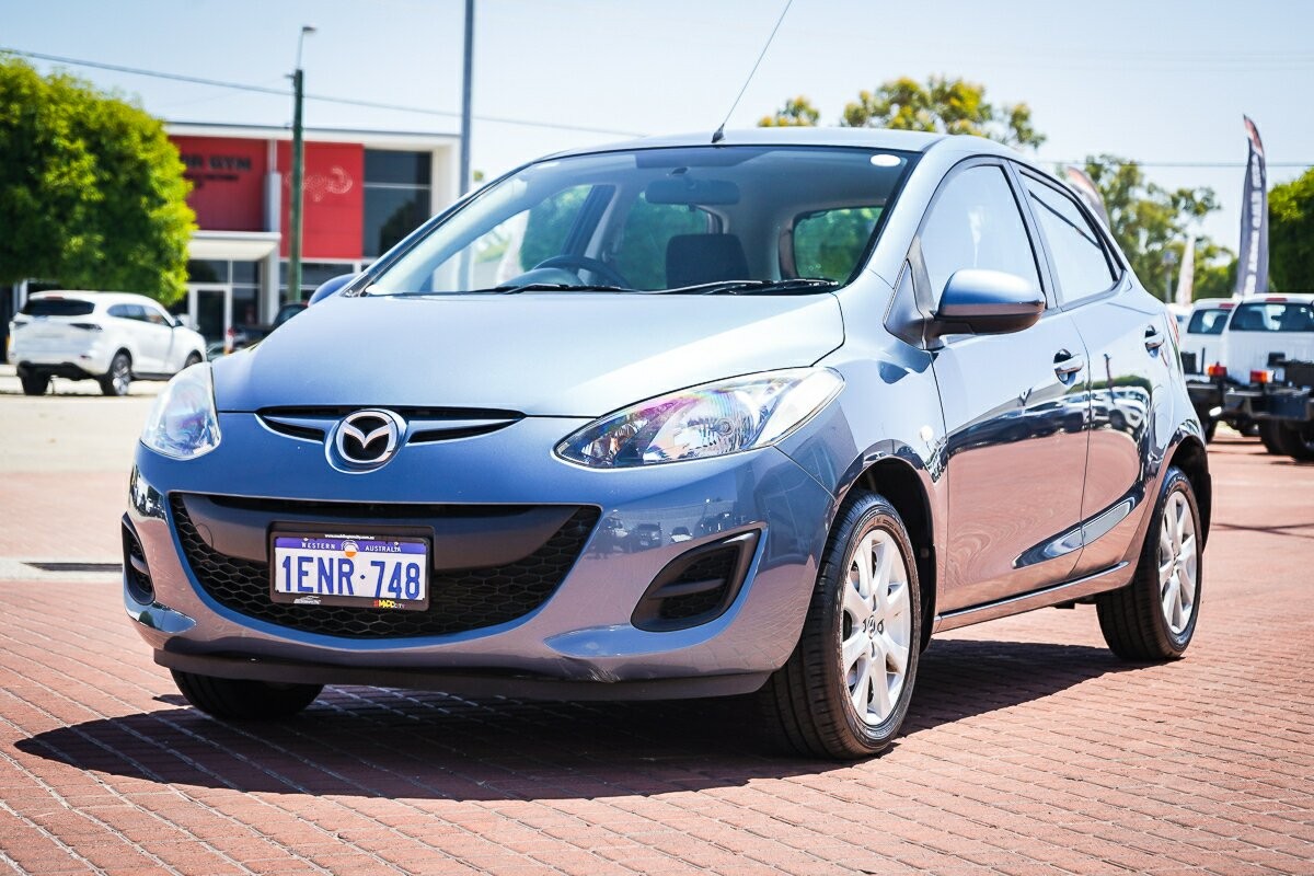 Mazda 2 image 4