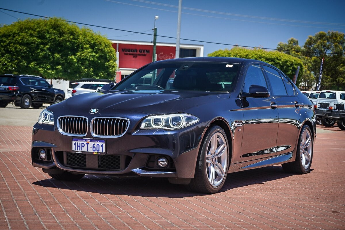 BMW 5 Series image 3