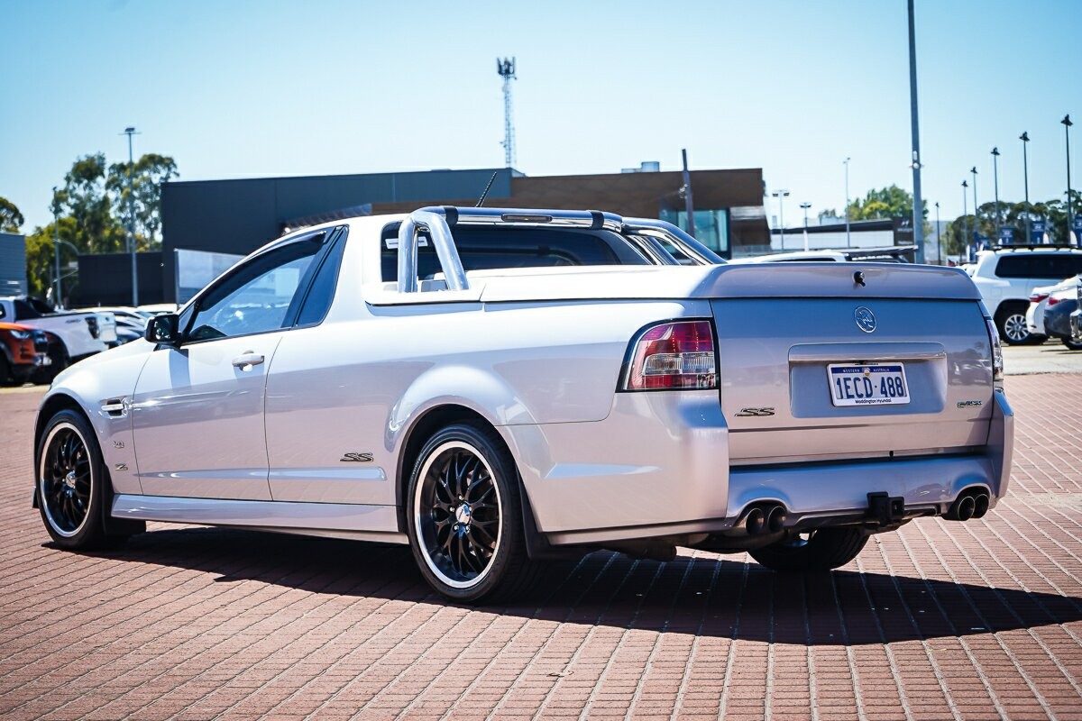 Holden Ute image 4