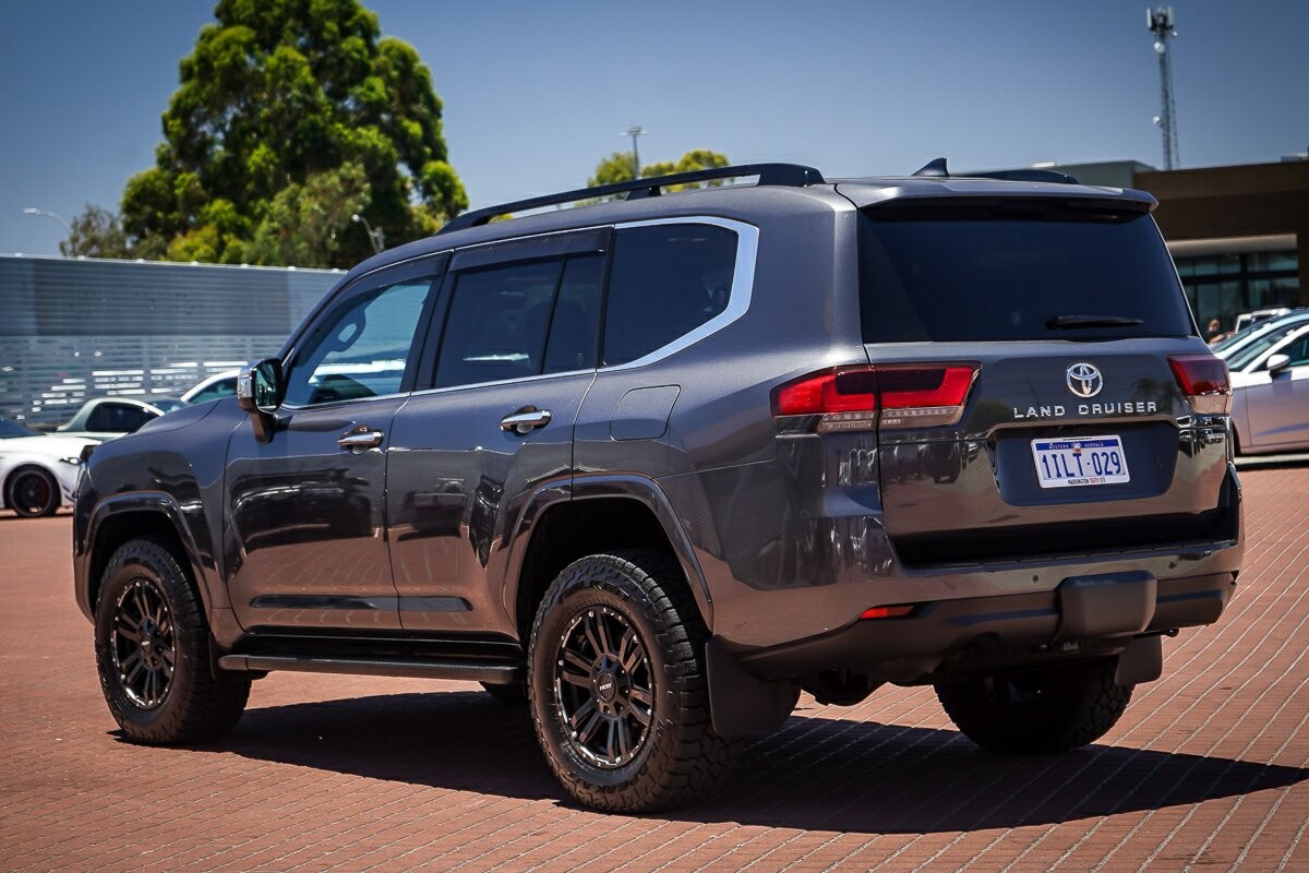 Toyota Landcruiser image 4