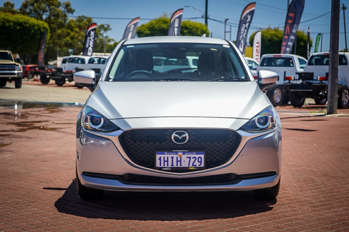 Mazda 2 image 2