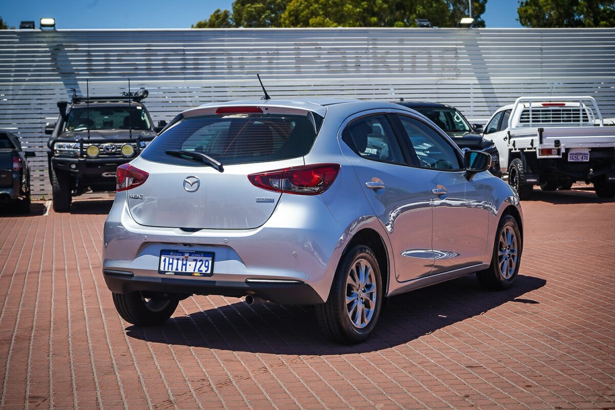 Mazda 2 image 4