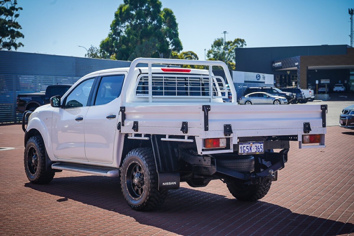 Nissan Navara image 4