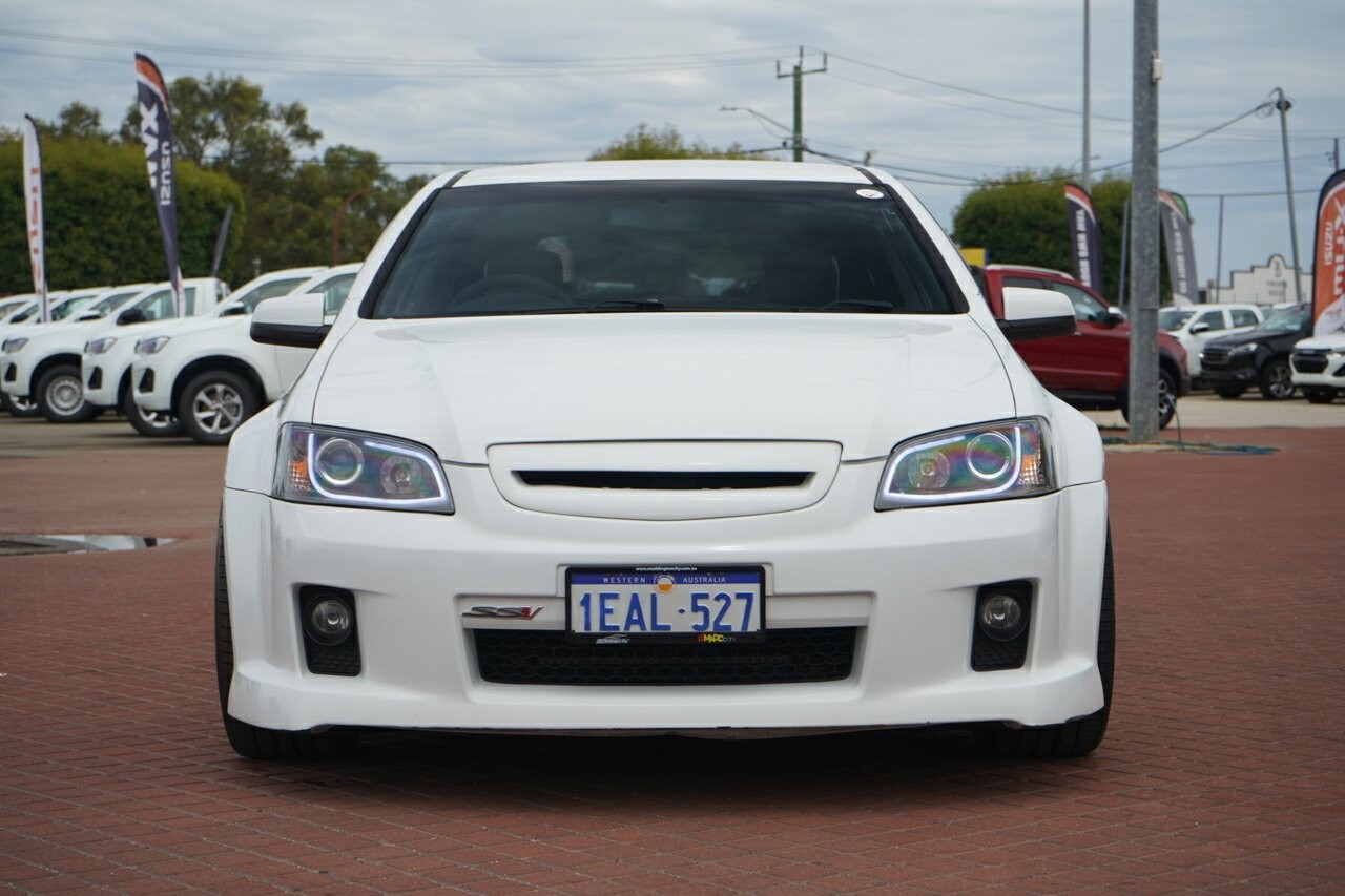 Holden Commodore image 3