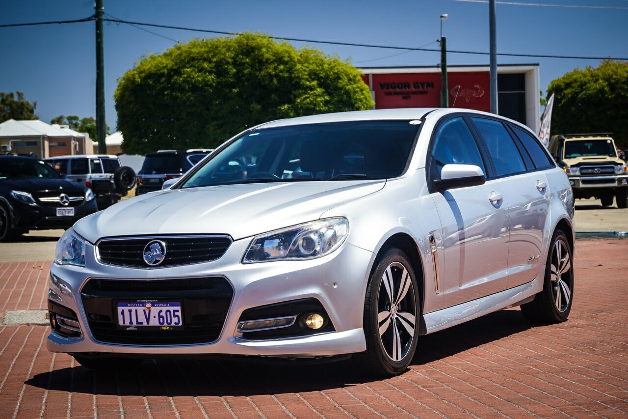 Holden Commodore image 3