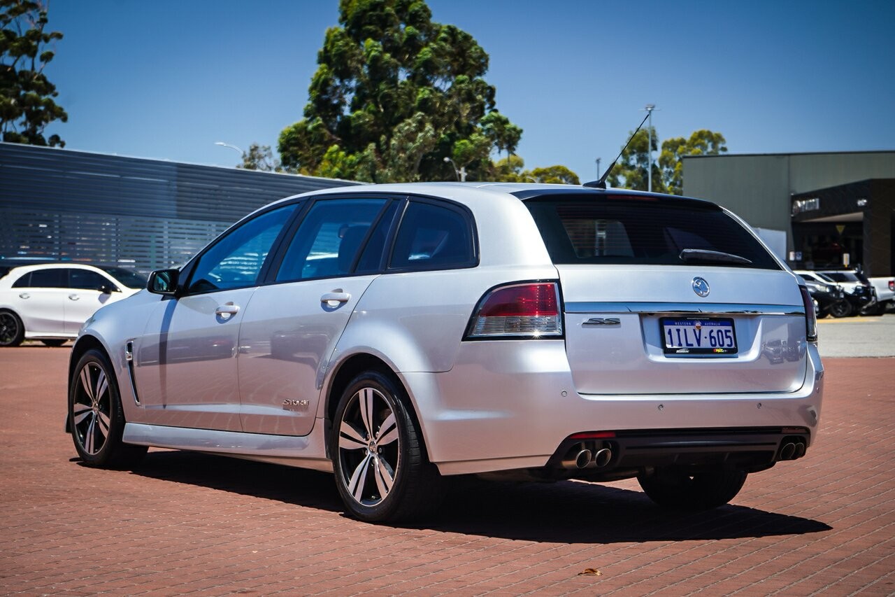 Holden Commodore image 4