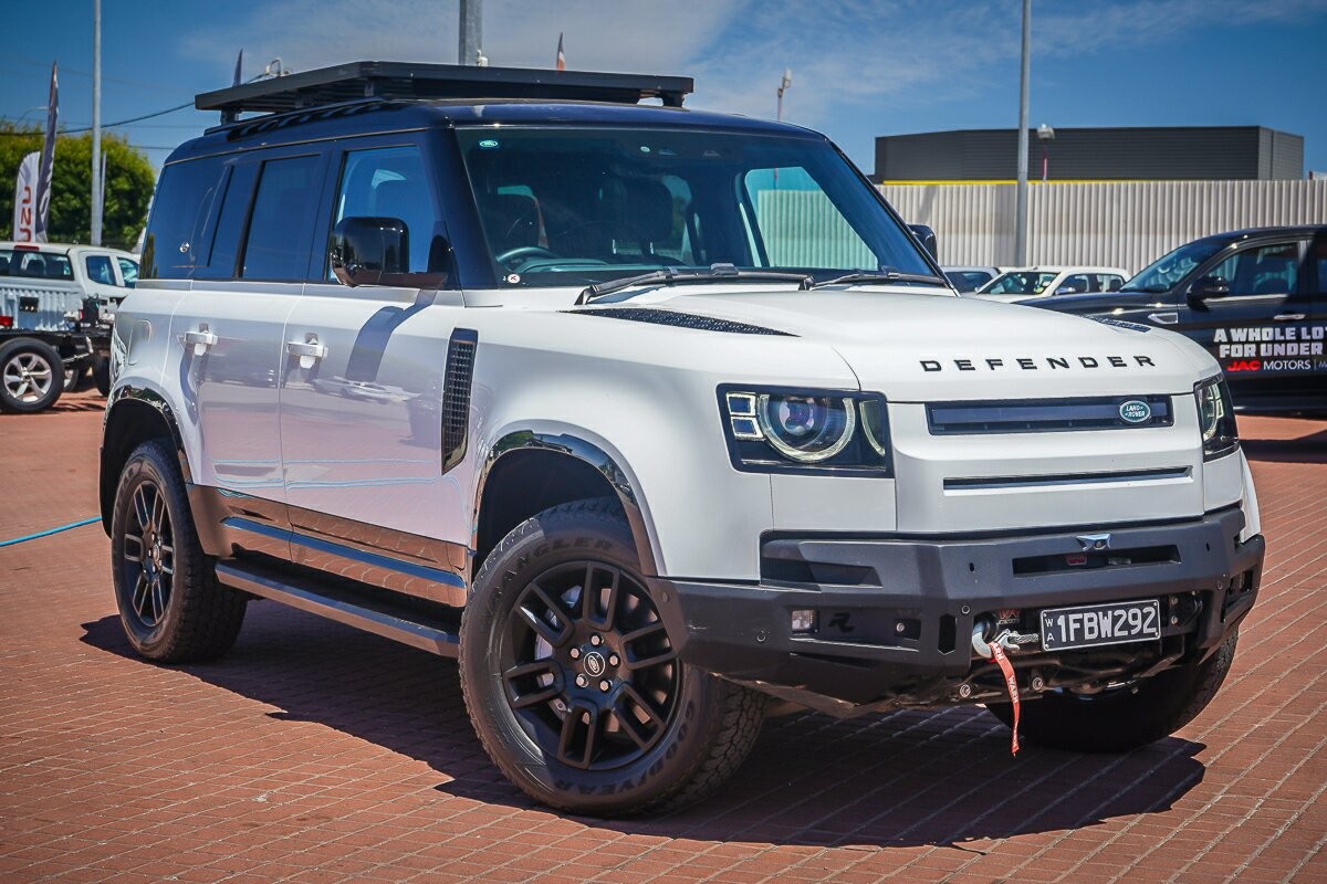 Land Rover Defender image 1