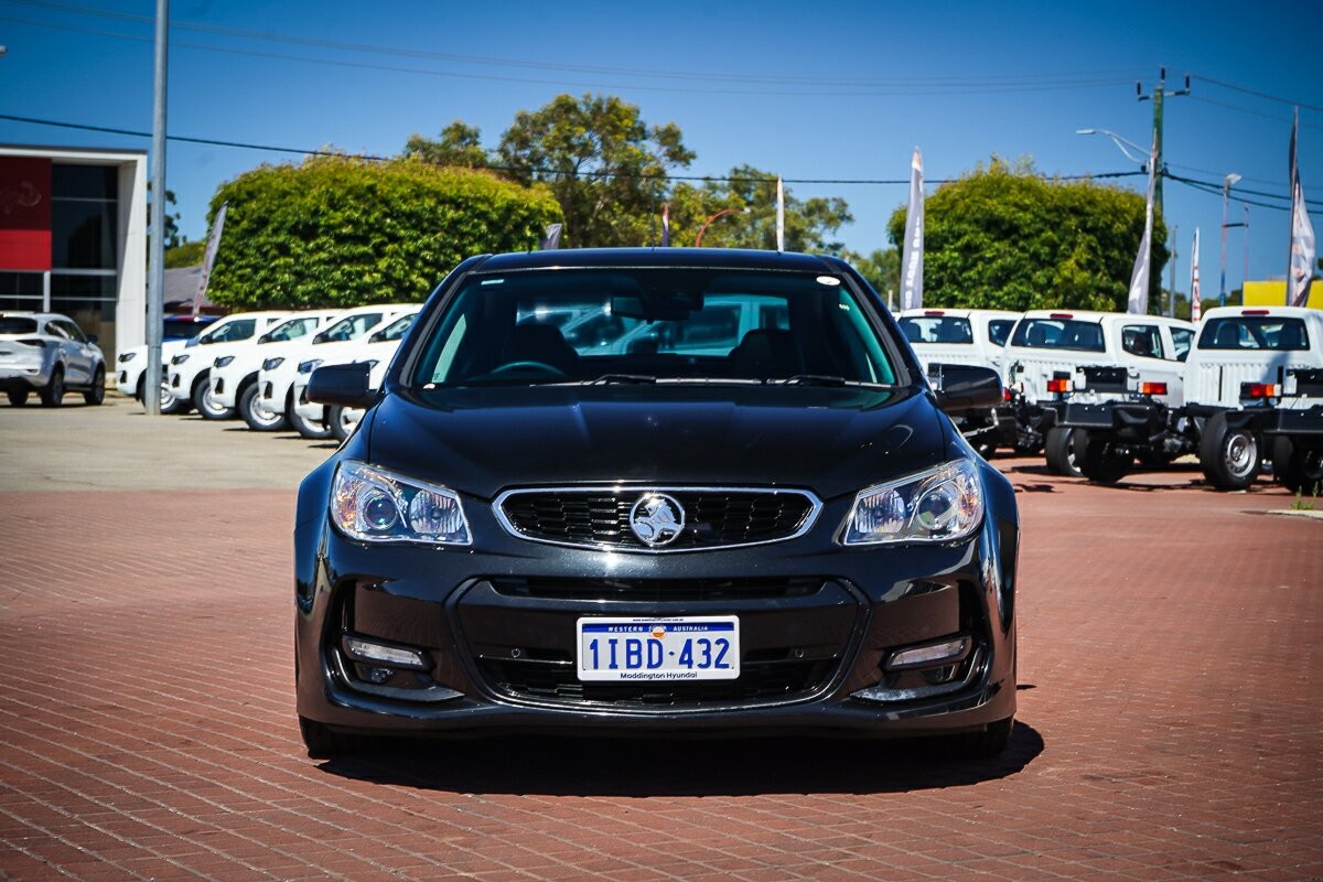 Holden Commodore image 2