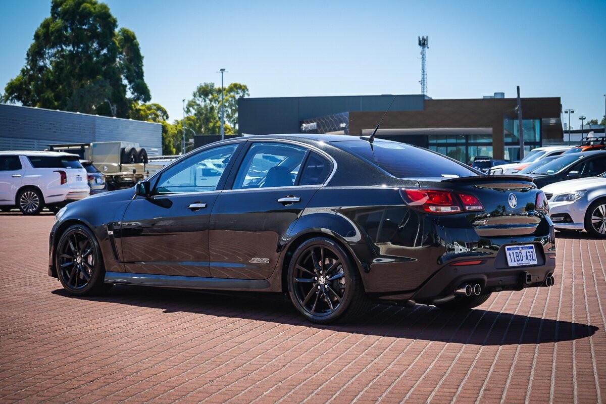 Holden Commodore image 4