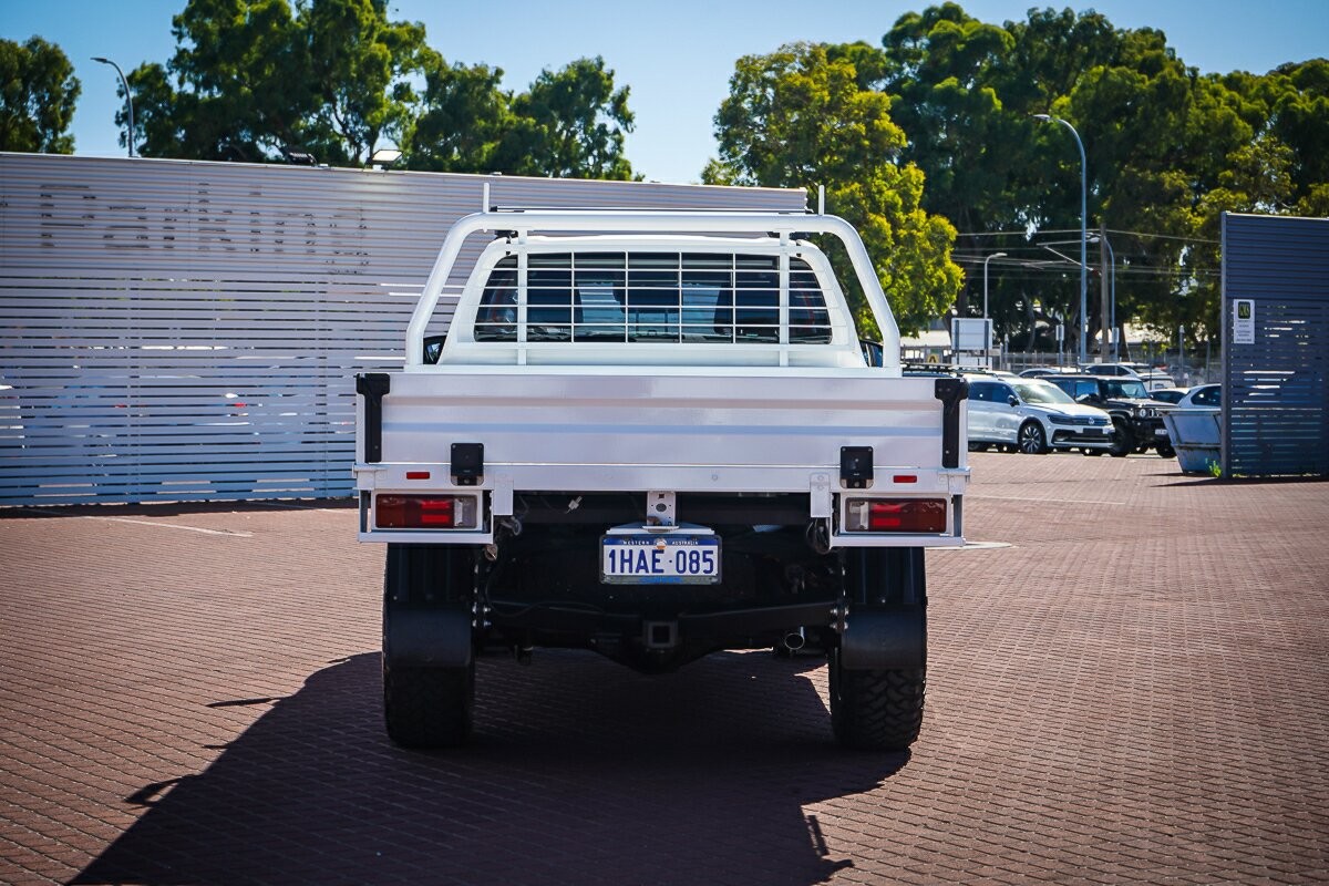 Toyota Hilux image 4