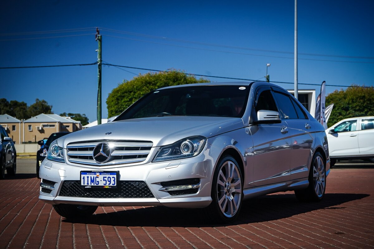 Mercedes Benz C-class image 3