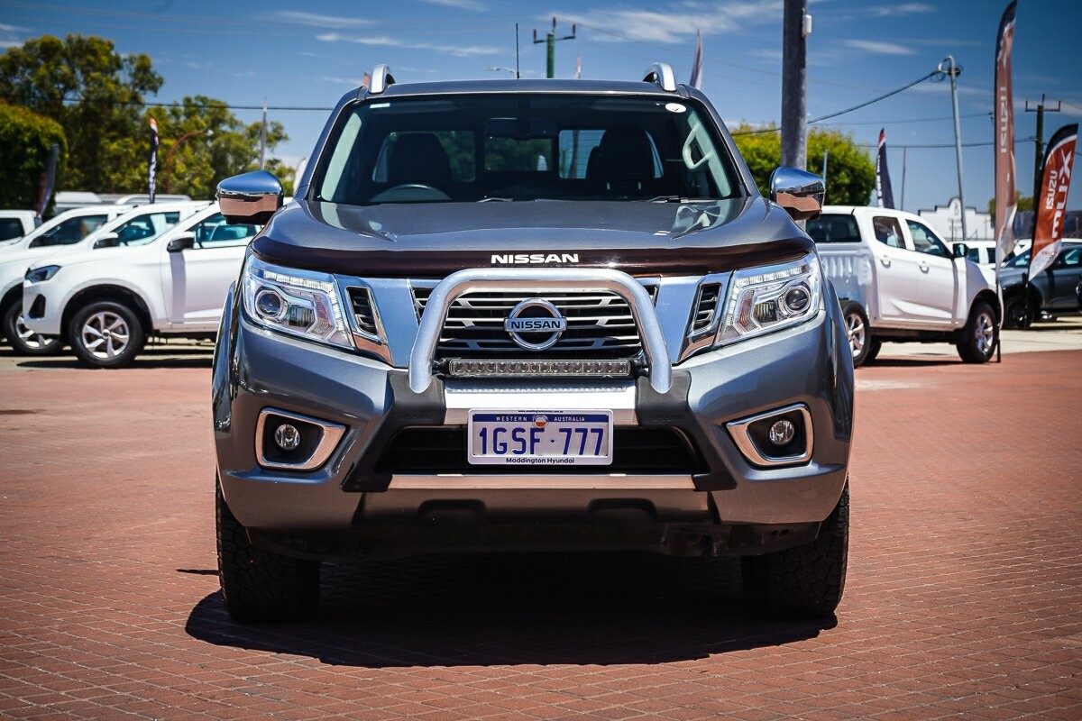 Nissan Navara image 2