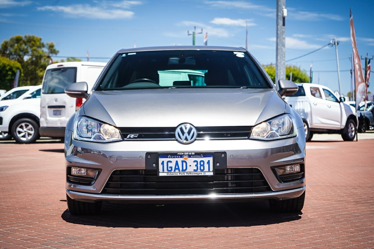 Volkswagen Golf image 2