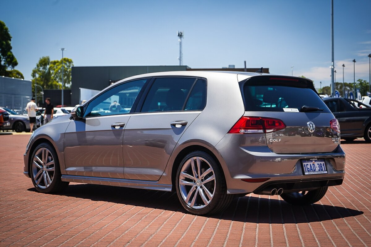 Volkswagen Golf image 4