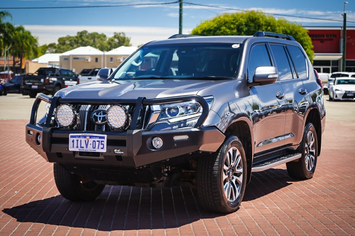 Toyota Landcruiser Prado image 3