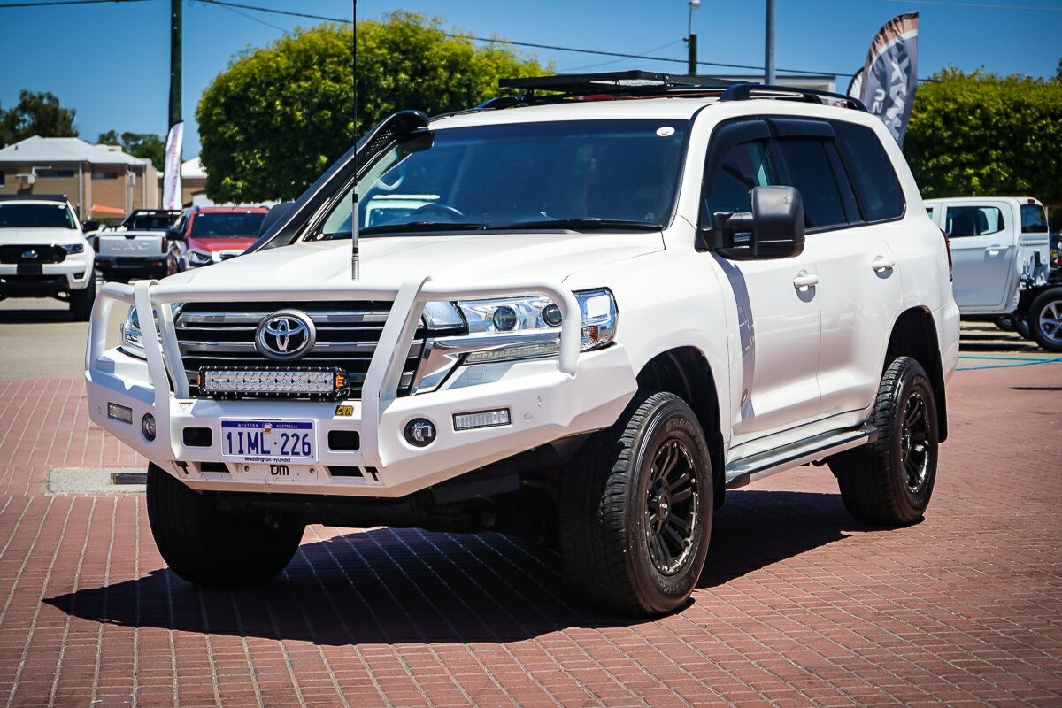 Toyota Landcruiser image 3