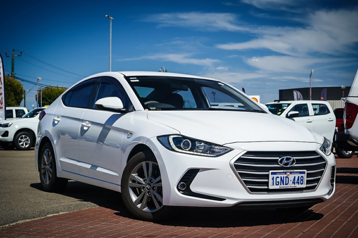 Hyundai Elantra image 1