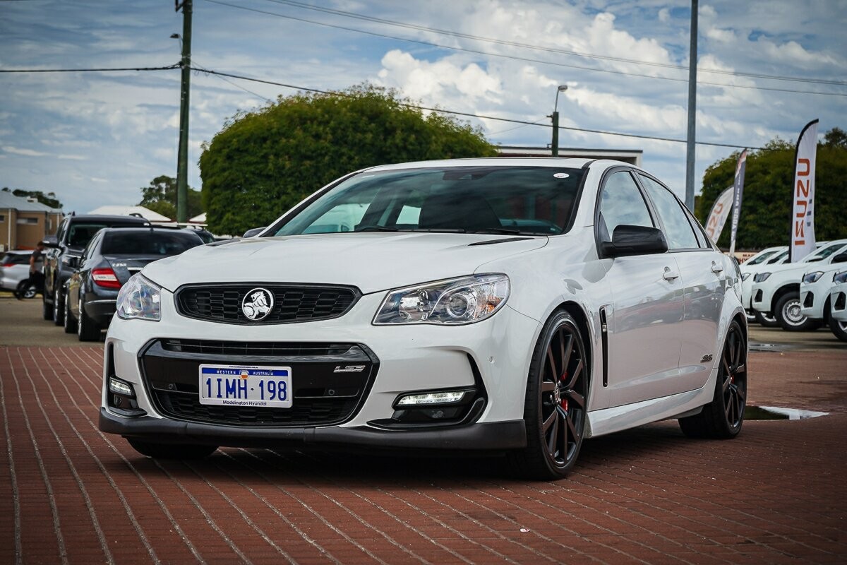 Holden Commodore image 3