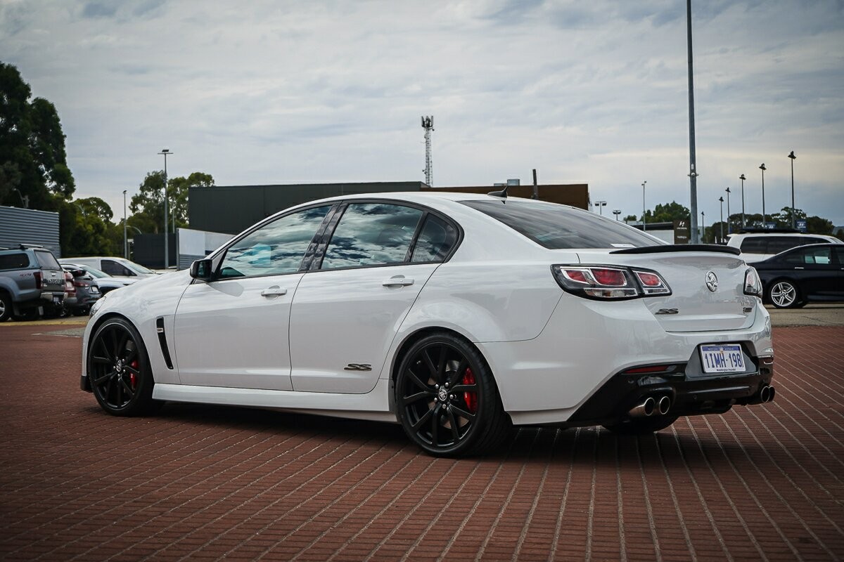 Holden Commodore image 4