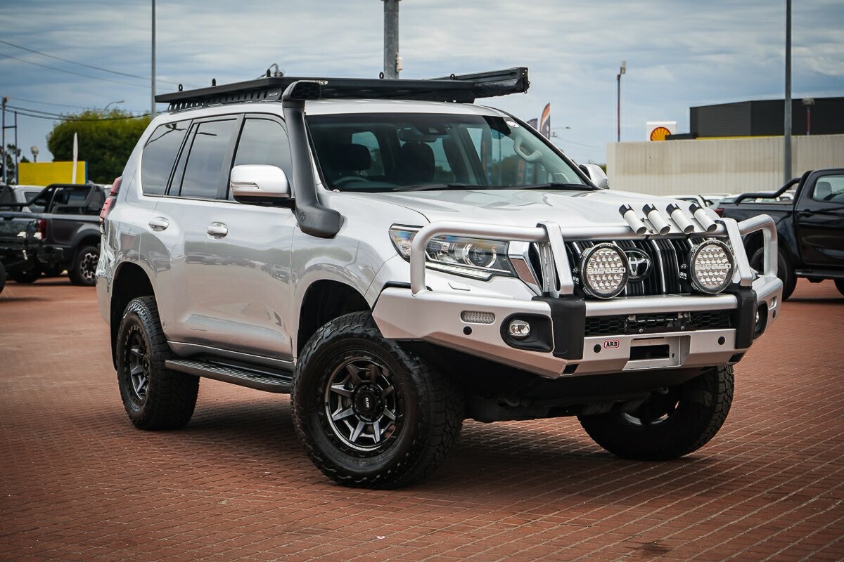 Toyota Landcruiser Prado image 1