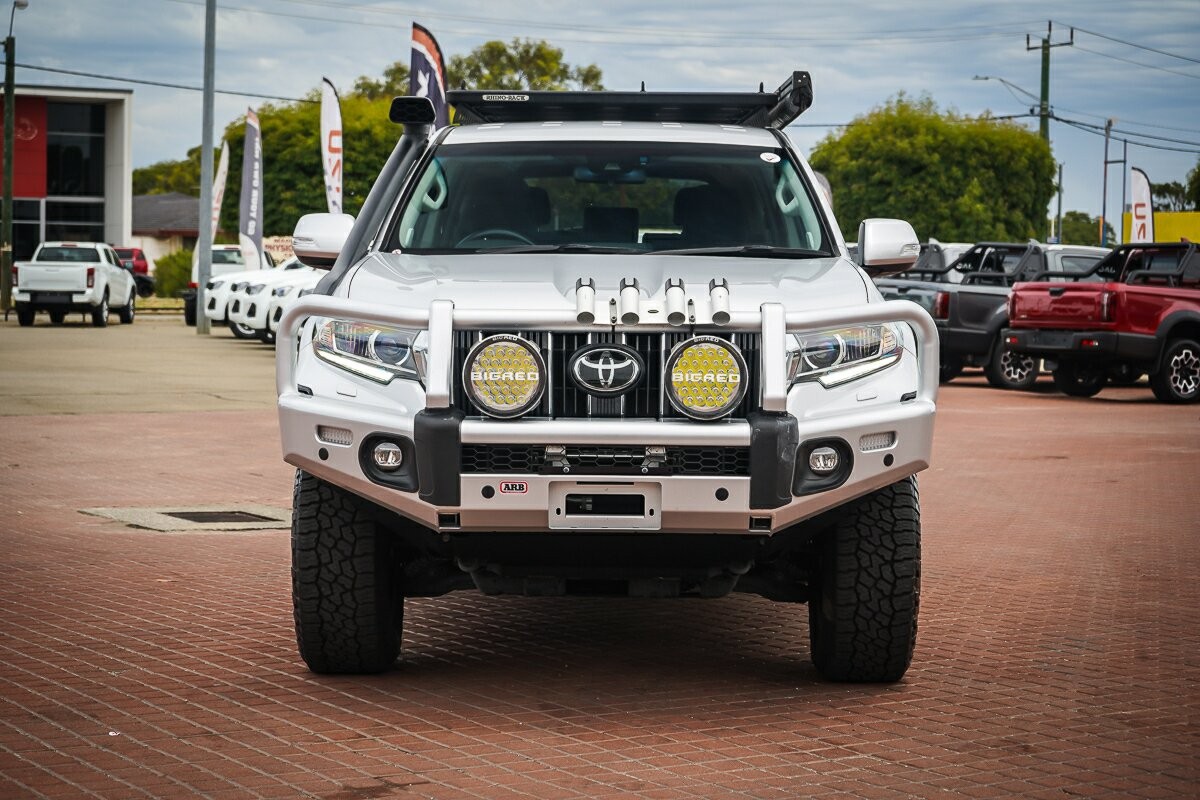 Toyota Landcruiser Prado image 3