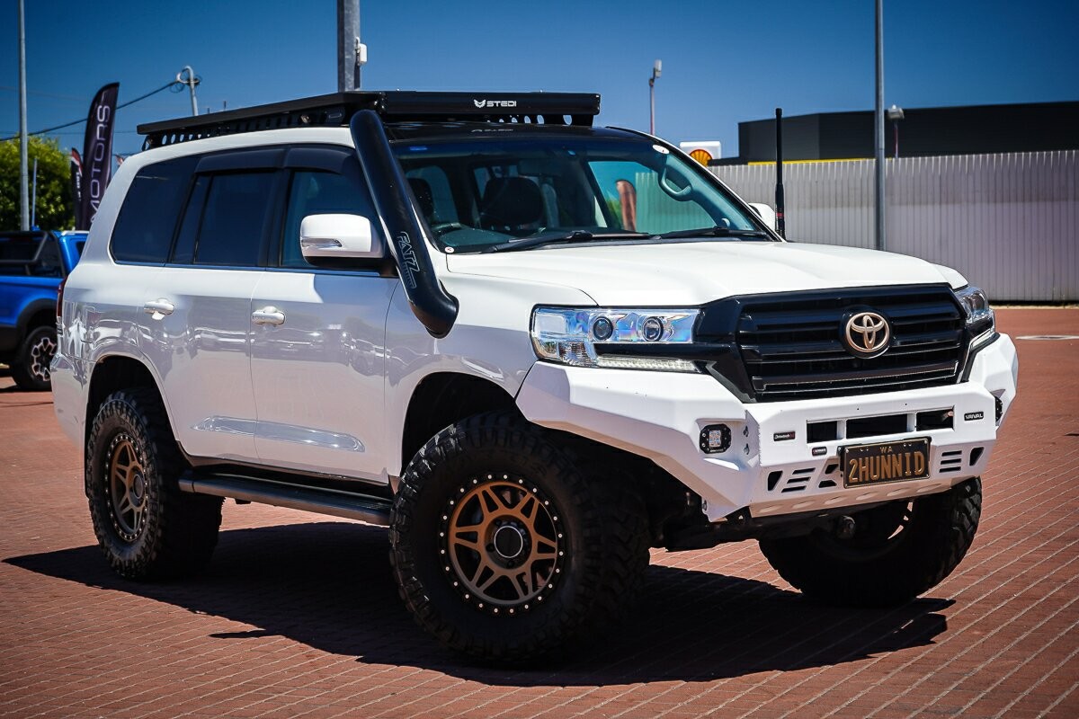 Toyota Landcruiser image 1