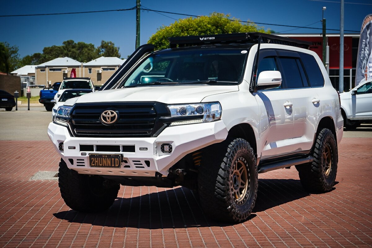 Toyota Landcruiser image 3