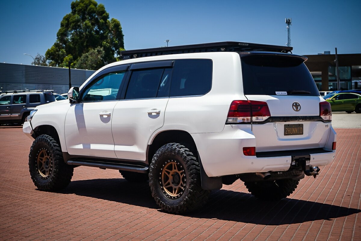 Toyota Landcruiser image 4