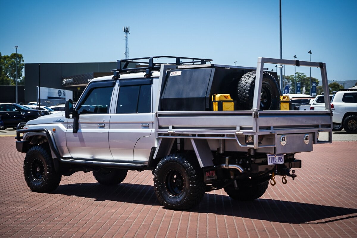 Toyota Landcruiser image 4