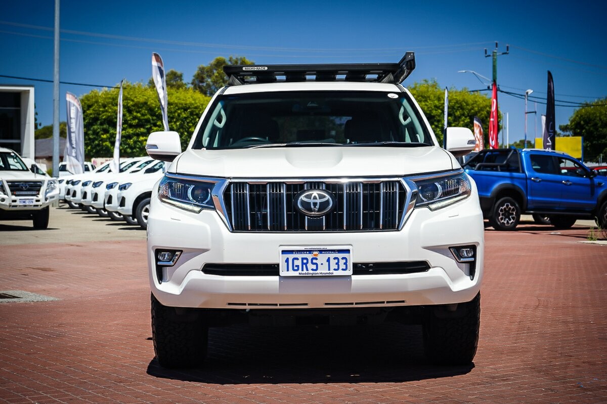 Toyota Landcruiser Prado image 2