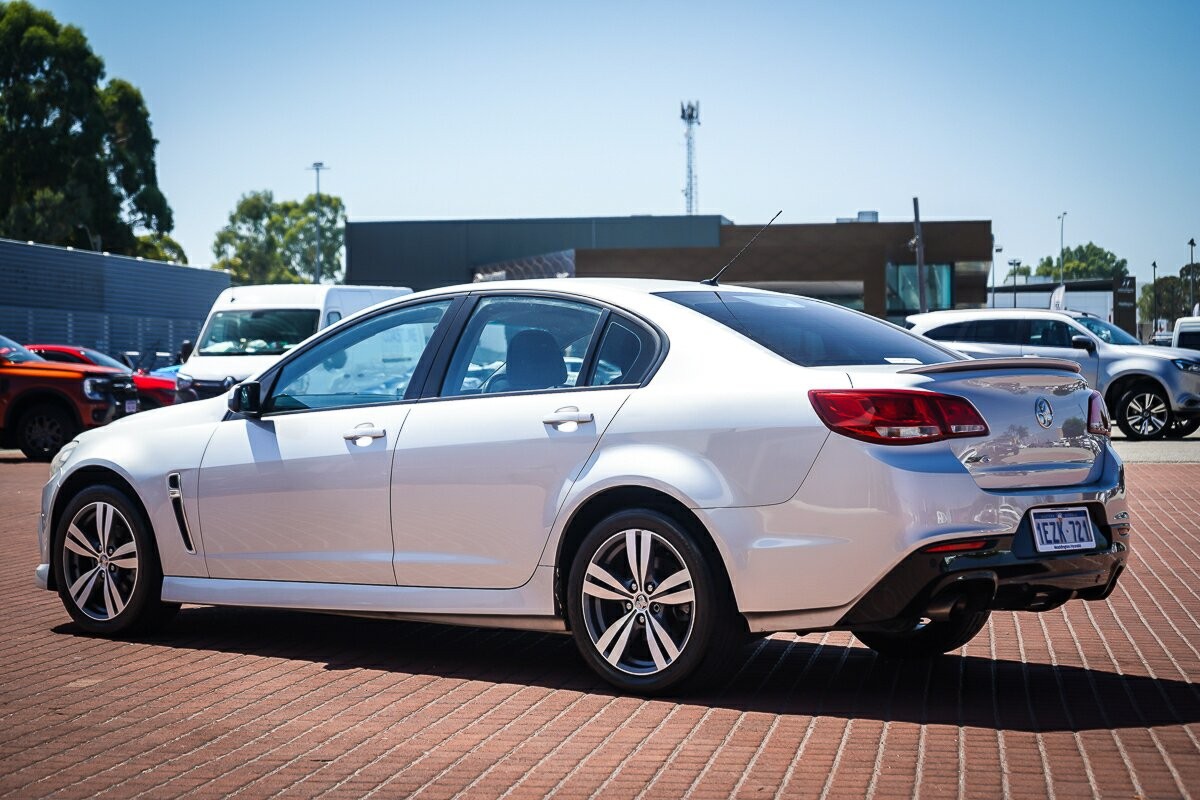 Holden Commodore image 4